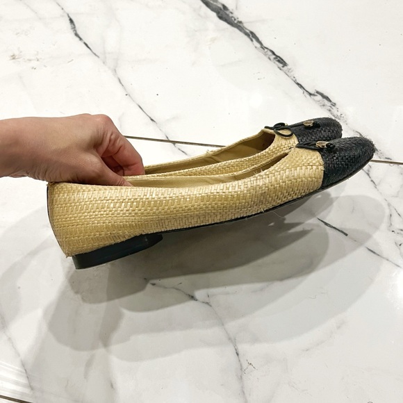 Ralph Lauren | Two Toned Flats - Picture 2 of 5